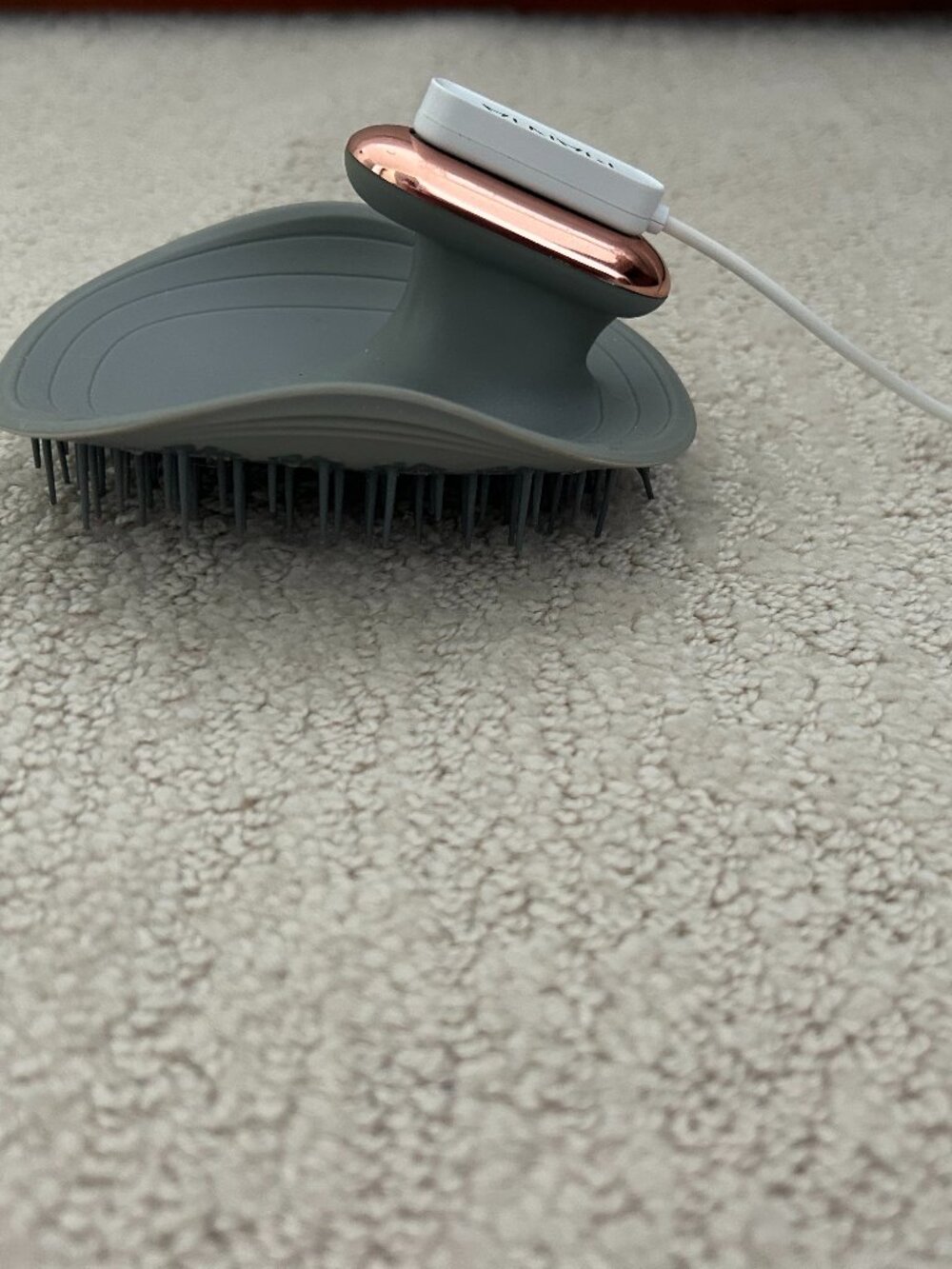 Manta Pulse Hair & Scalp Brush